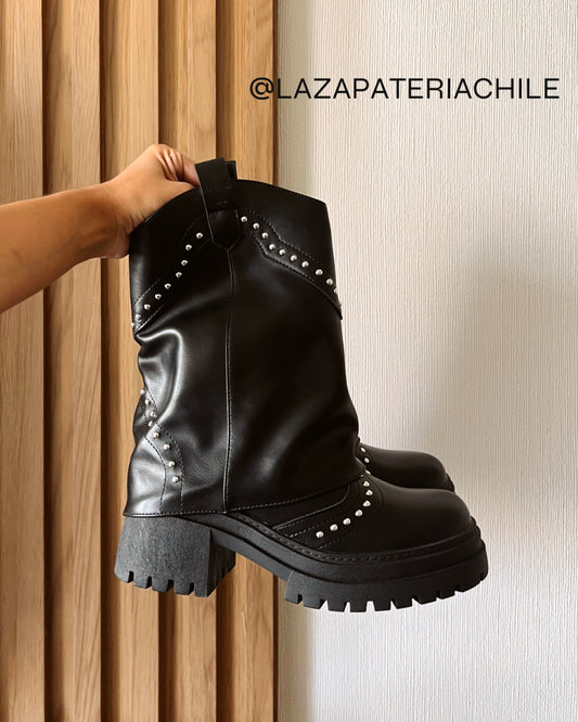 Bota shark tachas eco cuero