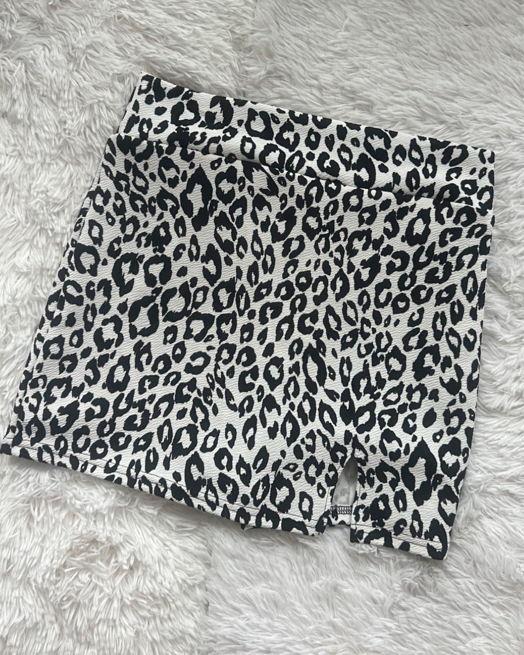 Falda CON short print blanco