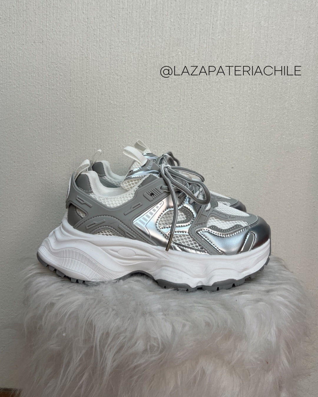 Zapatilla plataforma gris