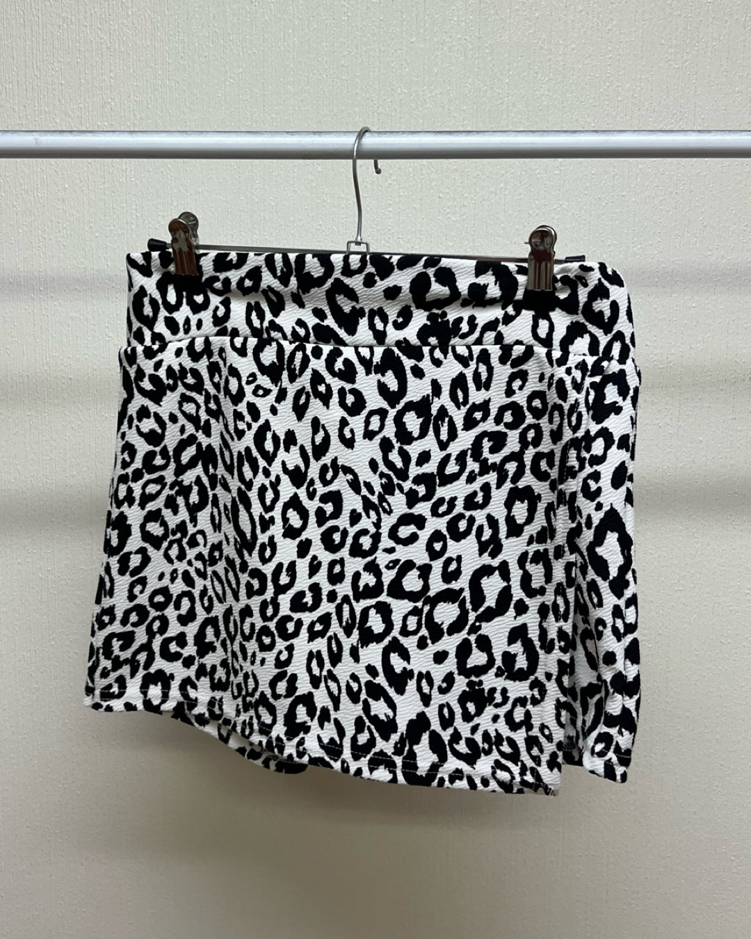 Falda short print blanco